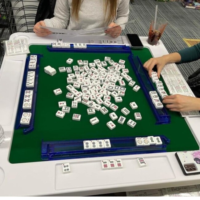 Mahjong game set, smoke